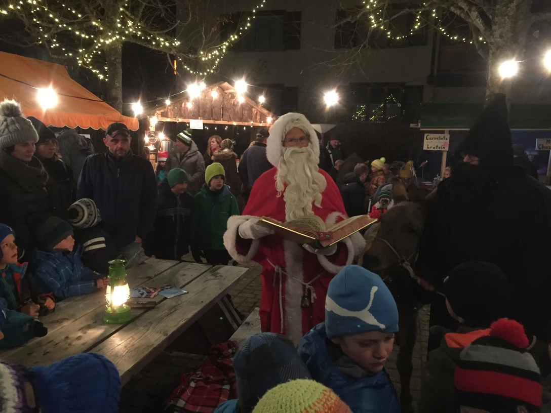 Chlousemärit mit Samichlous