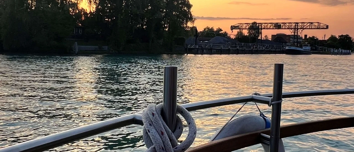 Solarschiff Sundowner@Stadt Thun