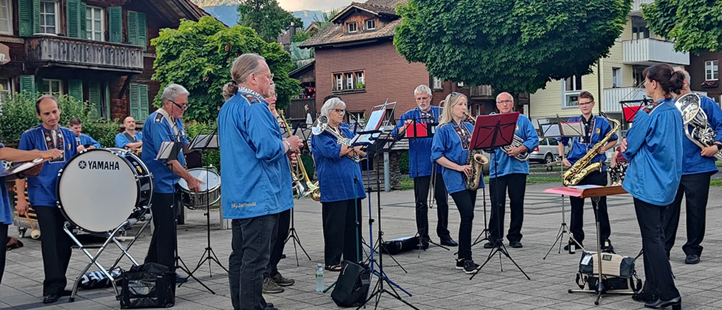Musikgesellschaft & Tambouren Iseltwld