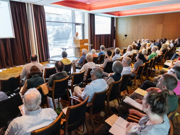 Vorträge im Hotel Eden Spiez, Foto: Tobias Schmid