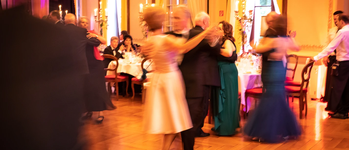 Giessbach Ball Bild