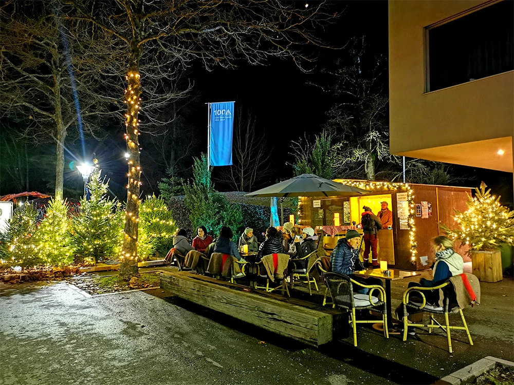 Glühweinbar in Interlaken Ost