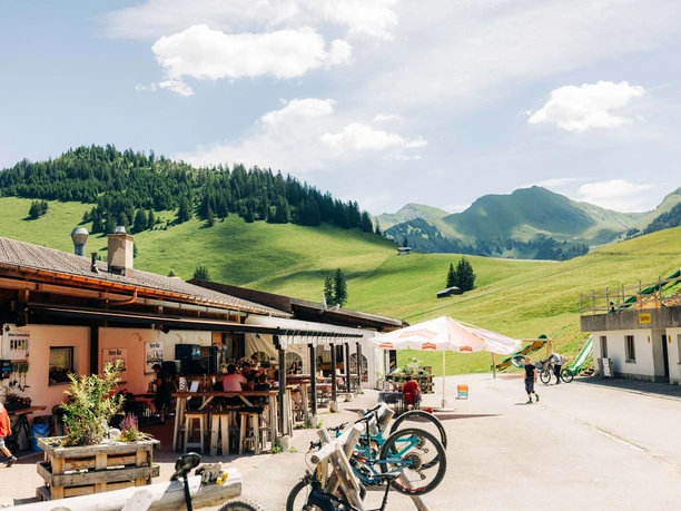 Berghotel Wiriehorn Sommer Aussenansicht