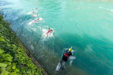 Urban Swimming Rettungsschwimmer Copyright Christoph Gerber