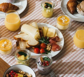 6603ccbffbb5b321e084e131 657c11f80ab8e0af8a7d27c2 Header Brunch