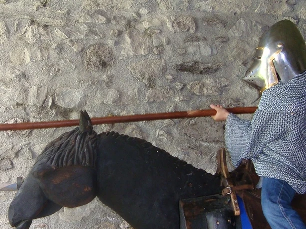 In die Zeit der Ritter und Burgen eintauchen