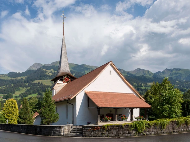 Kirche Diemtigen Sommer