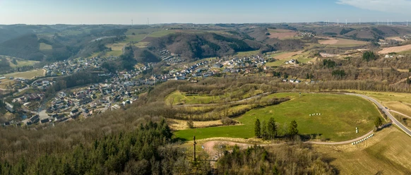 Der Devon-Pfad führt durch die hügelige Eifel rund um Waxweiler