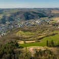 Der Devon-Pfad führt durch die hügelige Eifel rund um Waxweiler