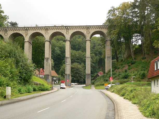 Das Luhetal-Viadukt von der Straße aus.