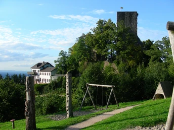 Spielplatz bei der Burgruine Alt-Windeck