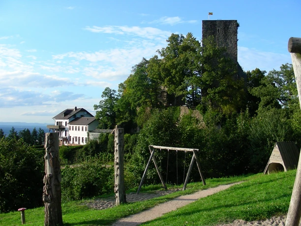 Spielplatz bei der Burgruine Alt-Windeck