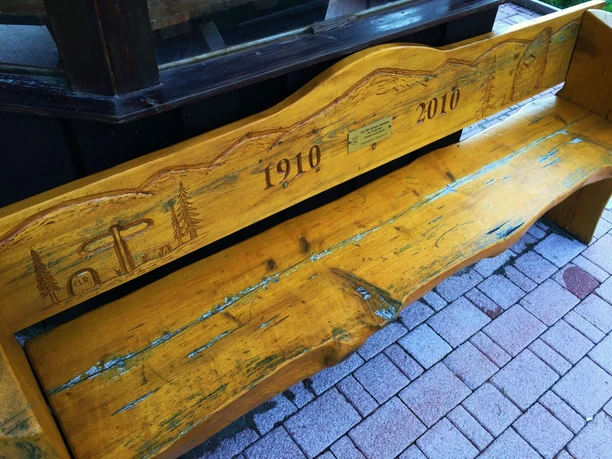 Sitzbank Pavillion Kloster-Quelle