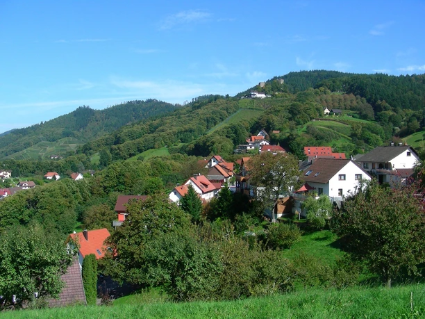 Blick von Waldmatt zur Burg Windeck