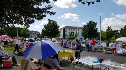 Glas- und Porzellanflohmarkt