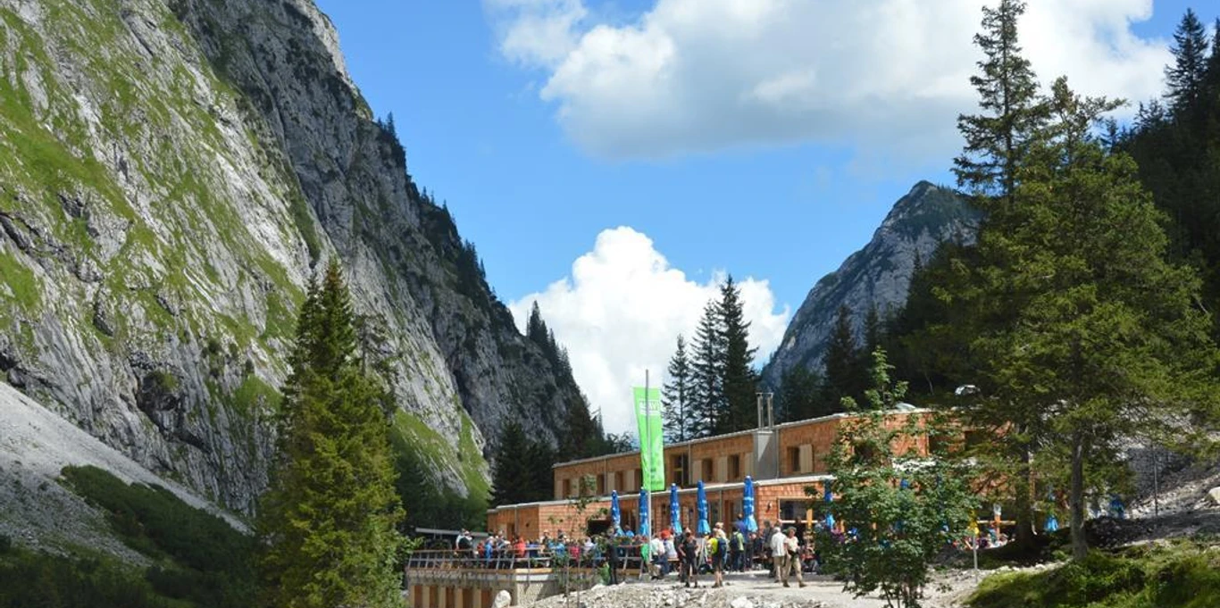 Höllentalangerhütte