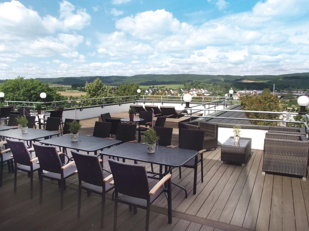 Terrasse mit Sicht auf das Wittlicher Tal Terrasse mit Sicht auf das Wittlicher Tal
