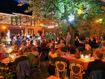 Lübener Tenne_Biergarten.jpg