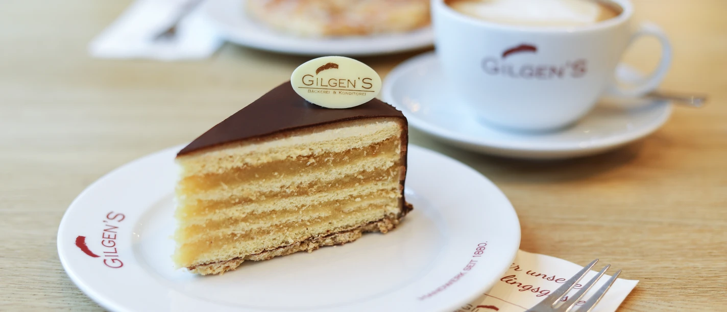 Gilgen's Cappuccino und Herrentorte
