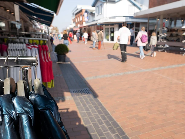 Shoppen in der Allestraße in Büsum
