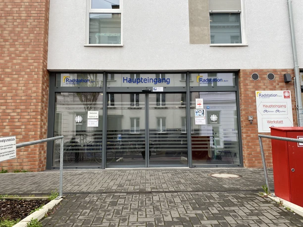Radstation Bonn - Eingangsbereich aussen