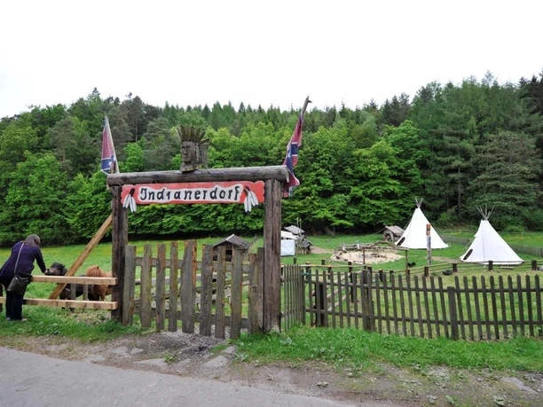Indianerdorf Tierpark Rose Röhrenfurth