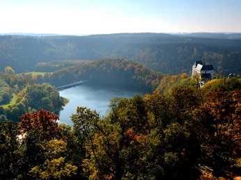 Bleilochstausee mit Schloss Burgk