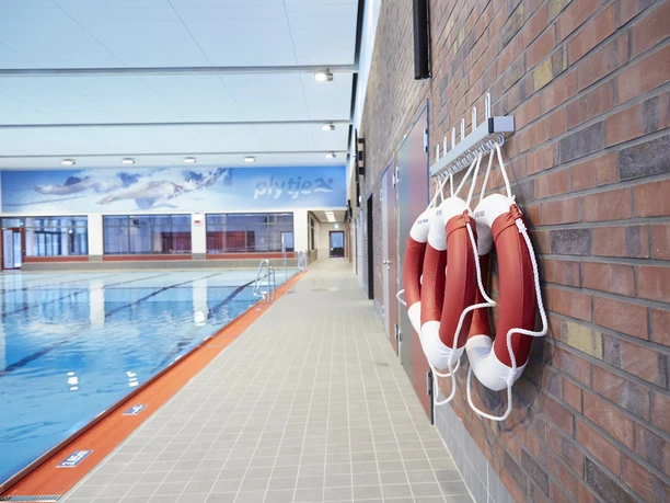 Plytje Hallenbad Becken Das Bild zeigt das Hallenbad Plyte