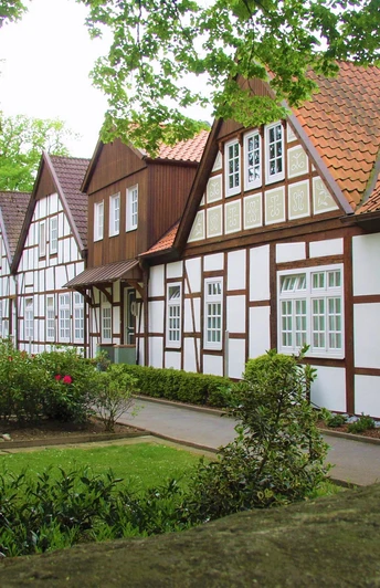 Fachwerkhäuser rund um die Ev. Dorfkirche in Versmold-Bockhorst