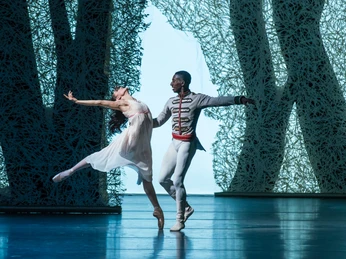 Der Nussknacker_Jenny Laudadio, Houston Thomas_(c)_Semperoper_Dresden_Ian Whalen.jpg Der Nussknacker_Jenny Laudadio, Houston Thomas_(c)_Semperoper_Dresden_Ian Whalen