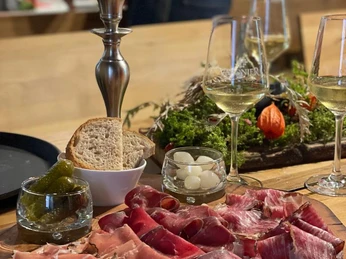 Ristorante Molinari-Simplon Dorf-Trüffel-Rohschinken-Trockenfleisch-Wallis-Schweiz-Trüffeltrockenfleisch-Events-3800px.jpg