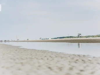 Strand-Rettungsturm.jpg Strand-Rettungsturm