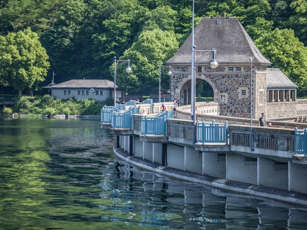 Edertalsperre vom Wasser aus