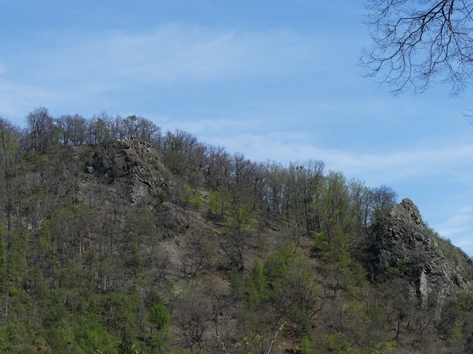 Bilsteinklippen, vom Wildetal aus gesehen