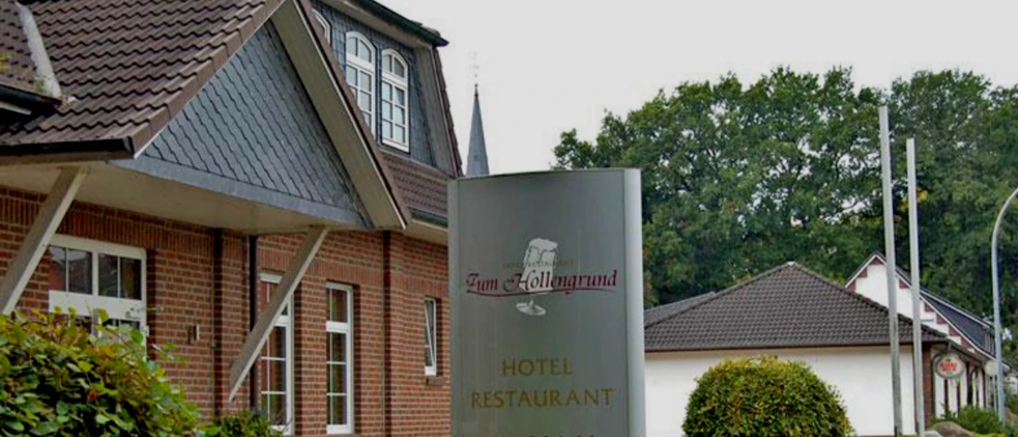 Hinweisschild Hotel zum Hollengrund in Heeslingen Sign Hotel zum Hollengrund in Heeslingen