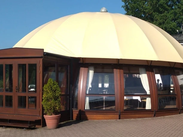 Pavillon des Hotels zum Hollengrund in Heeslingen Pavillon des Hotels zum Hollengrund in Heeslingen