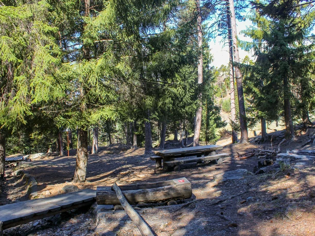 Feuerstelle_Burgspitz_Platz.jpg Feuerstelle Burgspitz