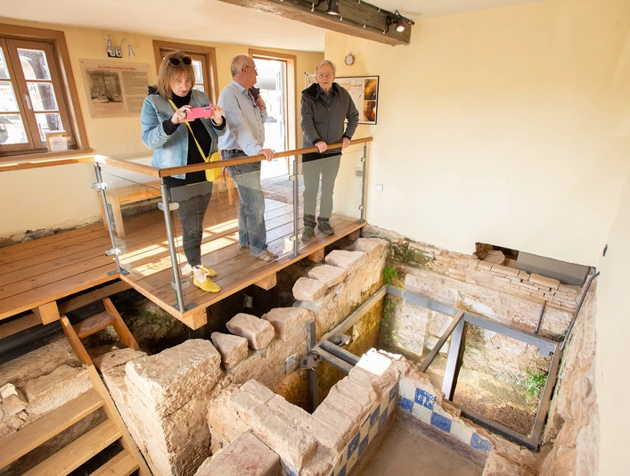 Blick ins Tauchbad Kleingruppe2 Mikwe