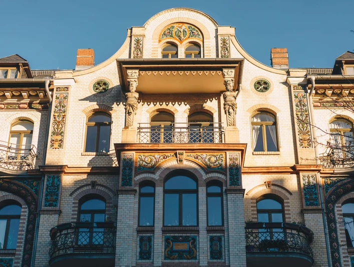 Wohnhaus mit Majolika-Keramik auf dem Kaßberg