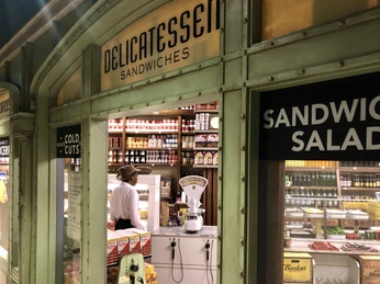 Deutsches-Auswandererhaus-Museumsraum II_COPYRIGHT-Deutsches-Auswandererhaus-FOTO-Ilka-Seer.jpg