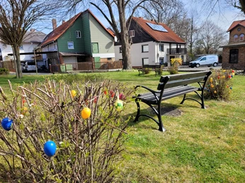 Rastplatz im Ort Roklum 1.jpg