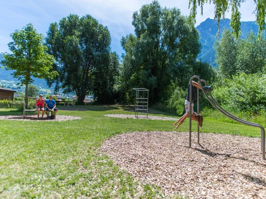 CS_BS16_W_0227.jpg Aufnahme des Spielplatzes BiotopPhoto of the playground biotopePhoto du terrain de jeux Biotop