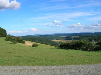 Schoene Ausschicht am Wanderweg N2