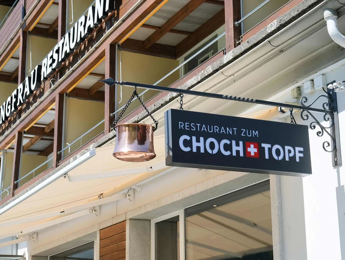 restaurant-zum-chochtopf-anschrift-kessel-fassade-gebaeude.jpg