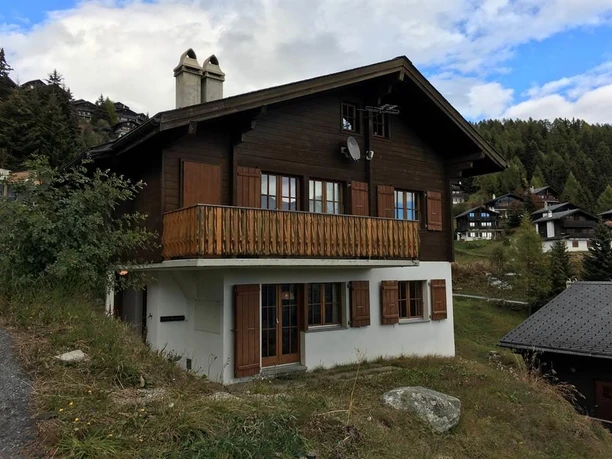 Chalet Frontansicht Sommer