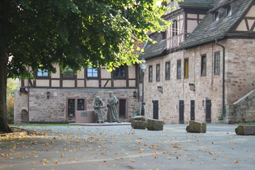 Kloster mit Mönchen