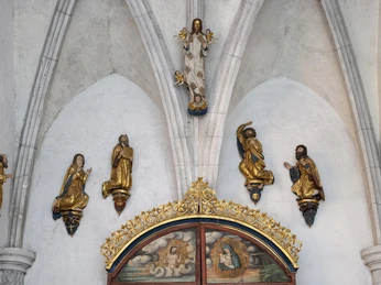 Dienststelle für Immobilien und Bauliches Erbe Andrea Soltermann; Fotografin; +41 78 670 77 71; andrea@soltermann.net Wallfahrtskirche Glis Innenansicht Pfarrkirche GlisInterior view of Glis parish churchVue intérieure de l'église paroissiale de Glis