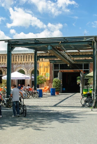 Blick auf den Eingang der Location kabelmetal