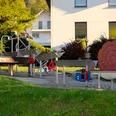 spielplatz-alti-gassa_2018-10-03_046-1.jpg Aufnahme einiger Spielelemente auf dem SpielplatzPhoto of some play elements on the playgroundPhoto de quelques éléments de jeu sur l'aire de jeux