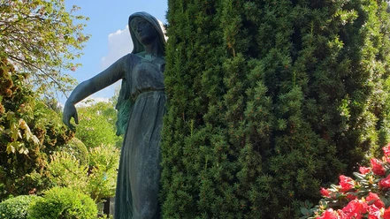Friedhof St. Nicolai Gifhorn Statue_Friedhofsverwaltung Gifhorn